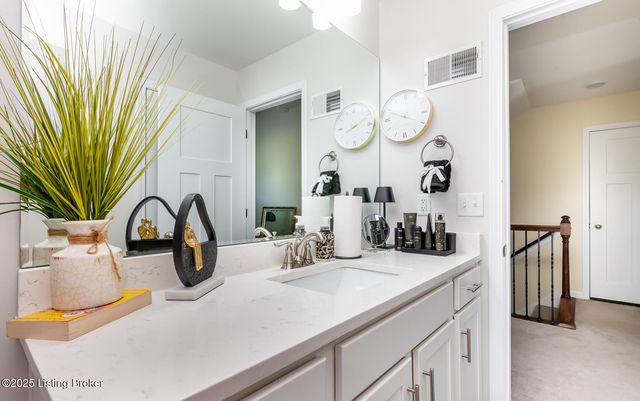 1406 Parkridge Pkwy, Louisville, KY 40214