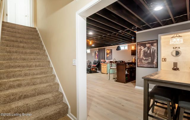 1406 Parkridge Pkwy, Louisville, KY 40214