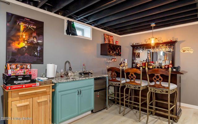 1406 Parkridge Pkwy, Louisville, KY 40214