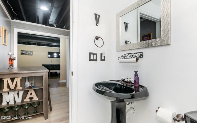 1406 Parkridge Pkwy, Louisville, KY 40214