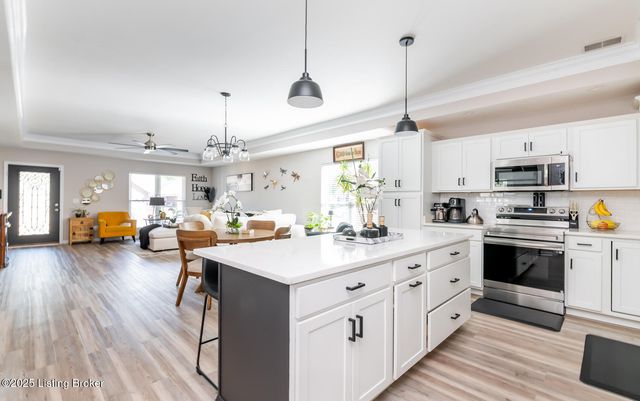 1406 Parkridge Pkwy, Louisville, KY 40214