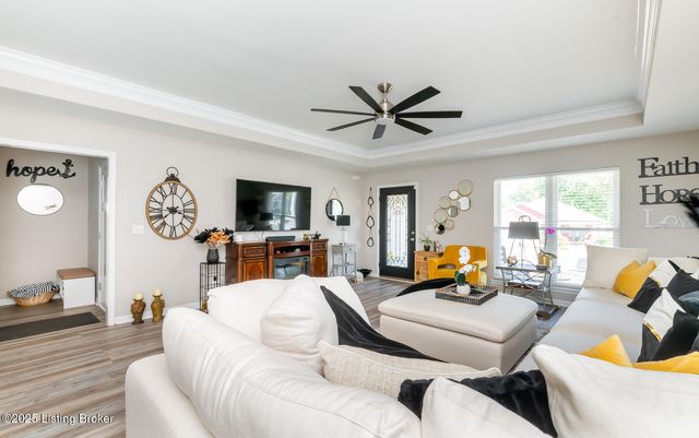 1406 Parkridge Pkwy, Louisville, KY 40214