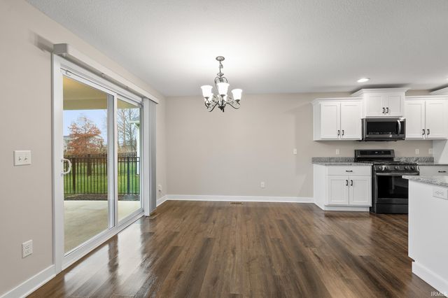 10328 Fieldlight Boulevard, Fort Wayne, IN 46835