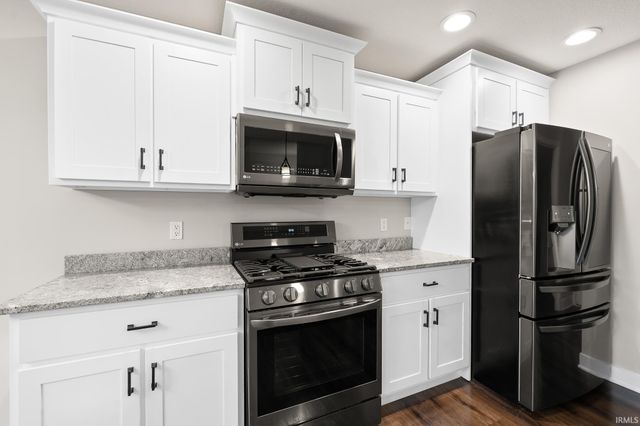 10328 Fieldlight Boulevard, Fort Wayne, IN 46835