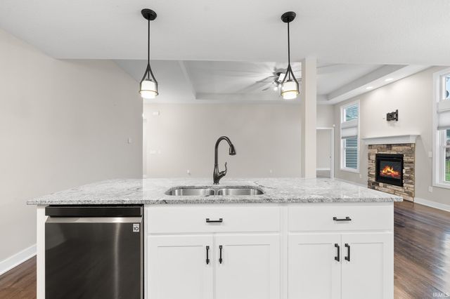 10328 Fieldlight Boulevard, Fort Wayne, IN 46835