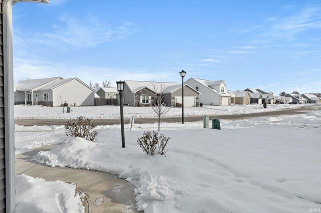 10328 Fieldlight Boulevard, Fort Wayne, IN 46835