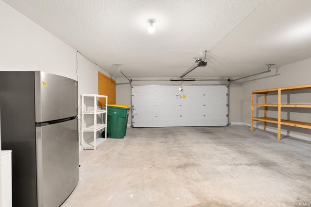 10328 Fieldlight Boulevard, Fort Wayne, IN 46835