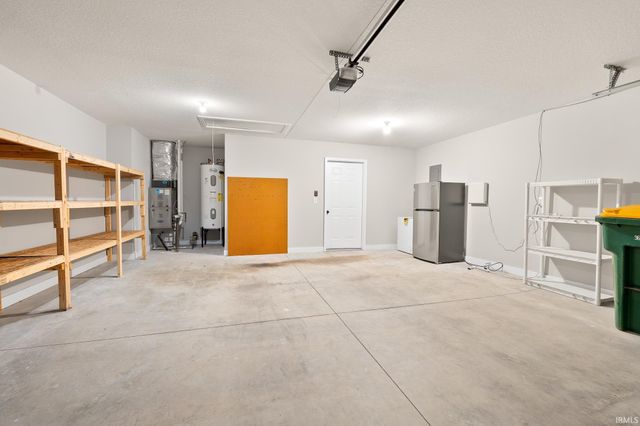 10328 Fieldlight Boulevard, Fort Wayne, IN 46835