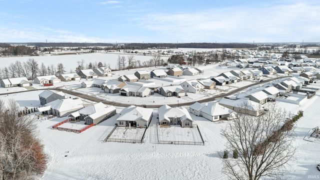 10328 Fieldlight Boulevard, Fort Wayne, IN 46835