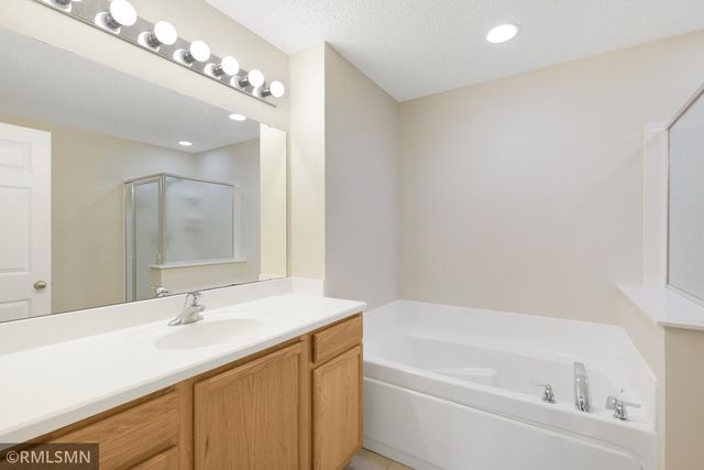 12155 Vermillion Street NE H, Blaine, MN 55449