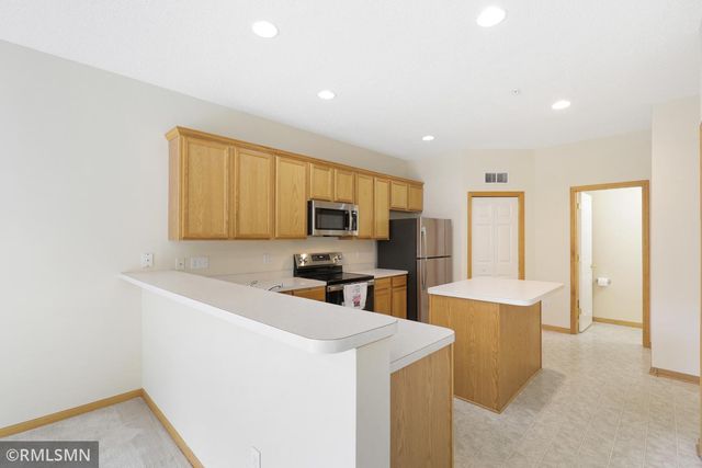 12155 Vermillion Street NE H, Blaine, MN 55449