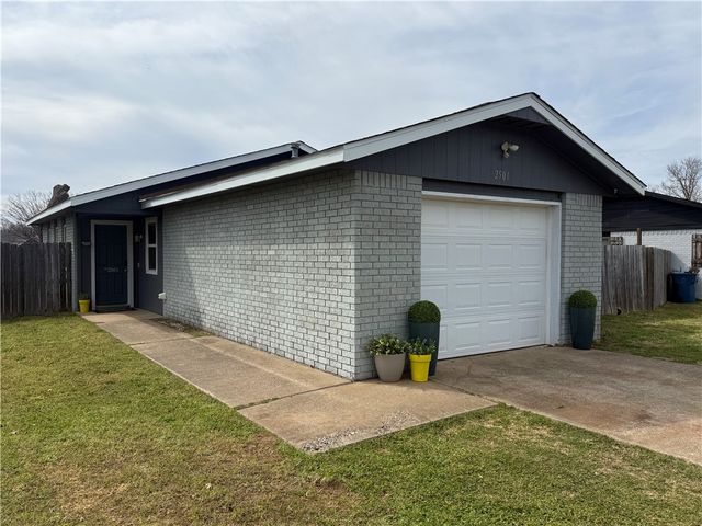 2501 Purdue Circle, Bentonville, AR 72712