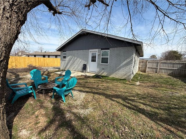 2501 Purdue Circle, Bentonville, AR 72712