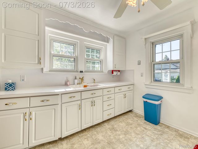 15340 Inkster Road, Romulus, MI 48174