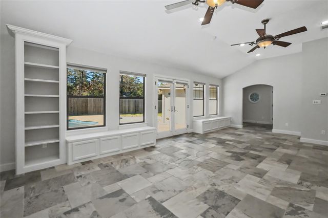 2102 Candy Street, Pinehurst, TX 77362