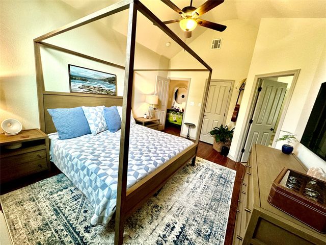 206 Red Wolf Lane, Red Oak, TX 75154