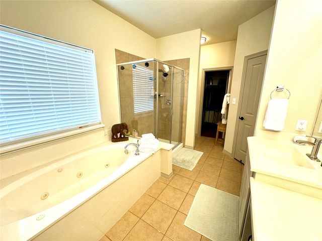 206 Red Wolf Lane, Red Oak, TX 75154