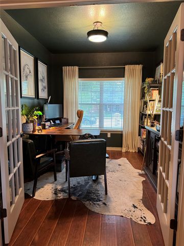 206 Red Wolf Lane, Red Oak, TX 75154