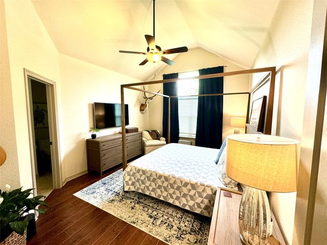 206 Red Wolf Lane, Red Oak, TX 75154