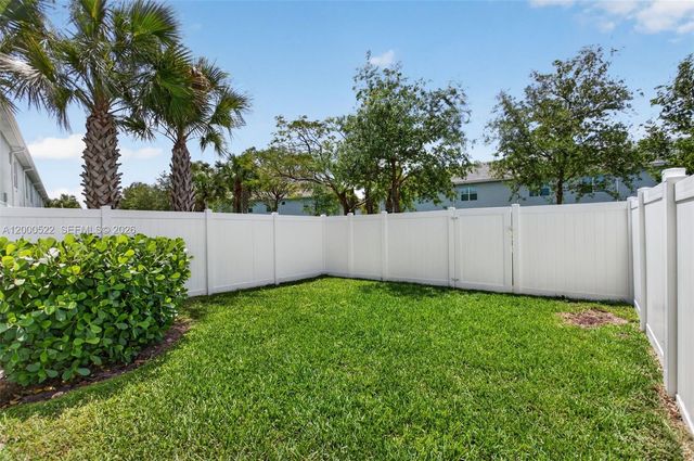 543 Parsons Way, Deerfield Beach, FL 33442