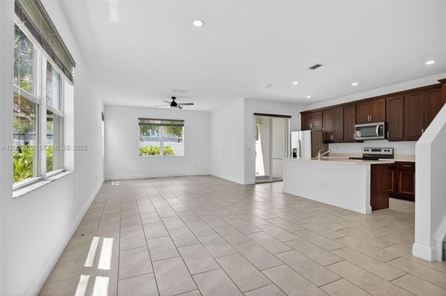 543 Parsons Way, Deerfield Beach, FL 33442