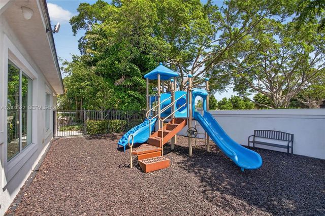 543 Parsons Way, Deerfield Beach, FL 33442