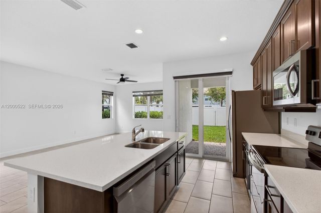 543 Parsons Way, Deerfield Beach, FL 33442