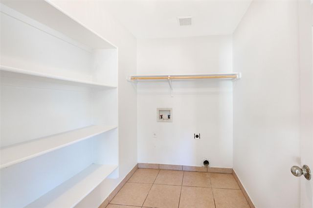 703 Riverway LN, Leander, TX 78641