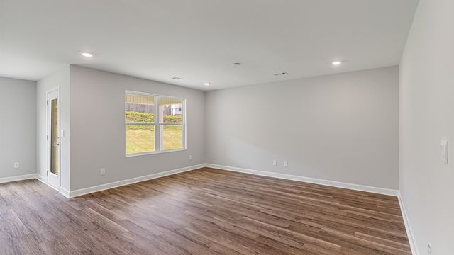 121 Aubrey Avenue, Headland, AL 36345