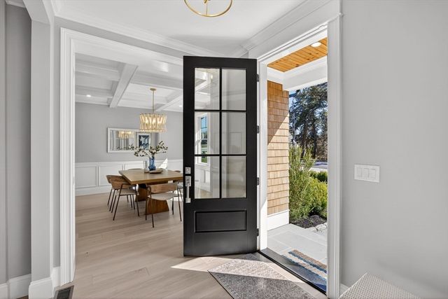 83 Old Mail Rd, Chatham, MA 02650