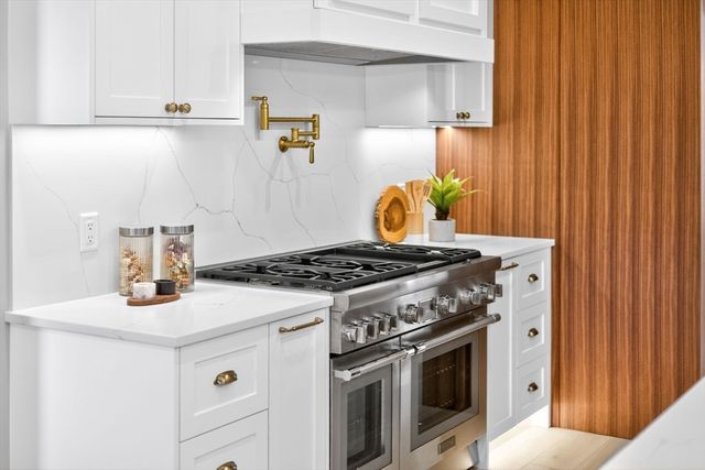 83 Old Mail Rd, Chatham, MA 02650