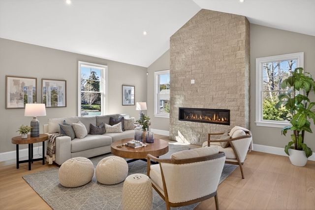 83 Old Mail Rd, Chatham, MA 02650