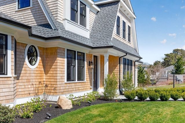 83 Old Mail Rd, Chatham, MA 02650