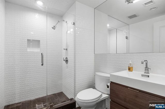 409 Whitewood Road, Englewood, NJ 07631