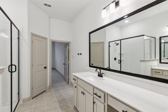 7043 Granbury Lane, Grand Prairie, TX 75054
