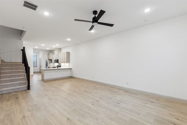 7043 Granbury Lane, Grand Prairie, TX 75054
