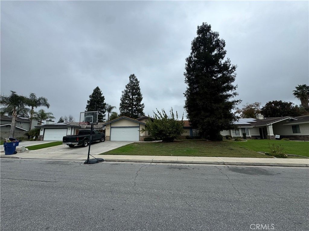 6916 Bandolero, Bakersfield, CA 93308