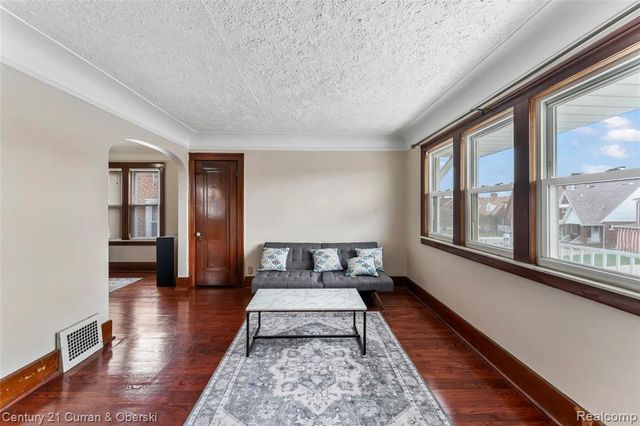 6625 Reuter Street, Dearborn, MI 48126