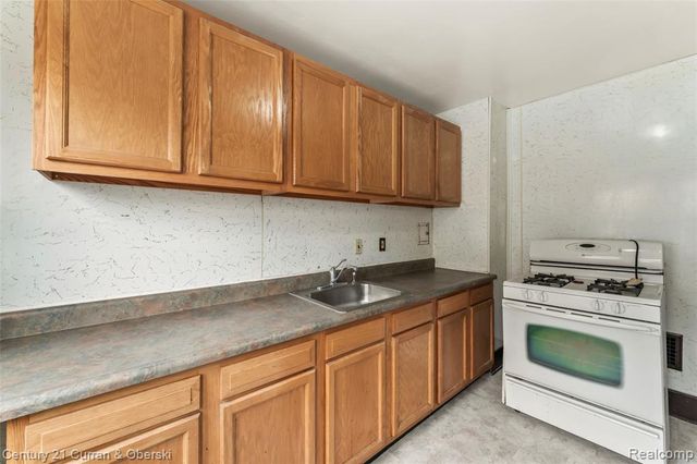 6625 Reuter Street, Dearborn, MI 48126