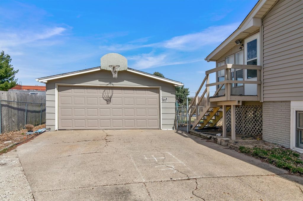 1113 Gordon Avenue, Norwalk, IA 50211