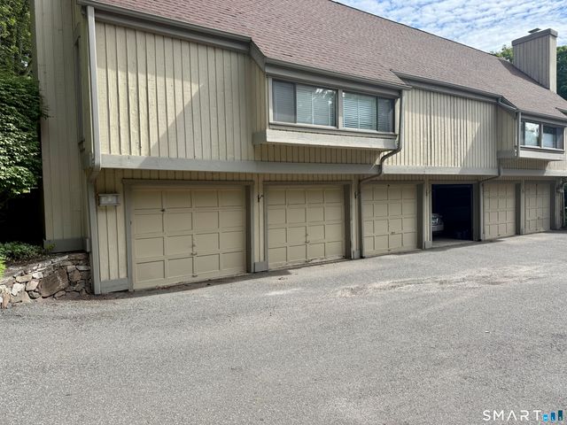 105 Heritage Village B, Southbury, CT 06488
