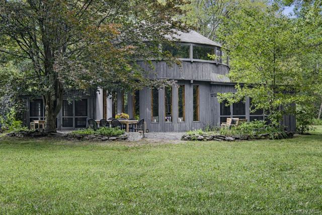 48 Decker Road, Stanfordville, NY 12581