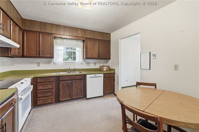 5226 Linda Vista Drive, Charleston, WV 25313
