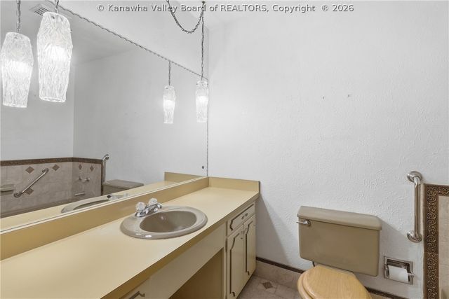 5226 Linda Vista Drive, Charleston, WV 25313