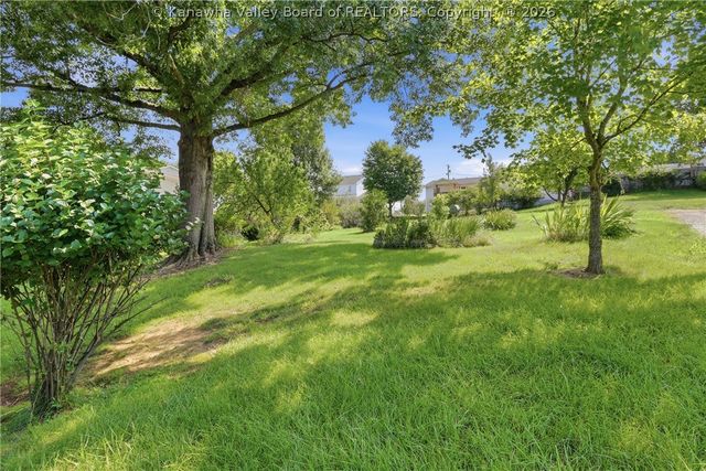5226 Linda Vista Drive, Charleston, WV 25313