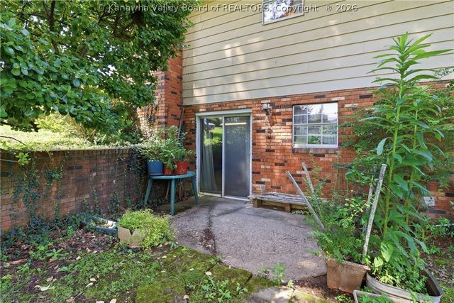 5226 Linda Vista Drive, Charleston, WV 25313