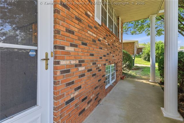 5226 Linda Vista Drive, Charleston, WV 25313