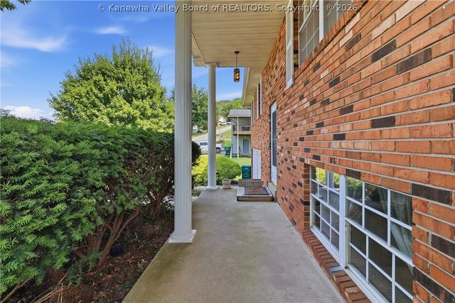 5226 Linda Vista Drive, Charleston, WV 25313