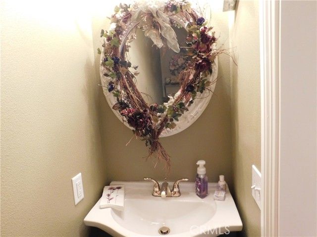 8934 Japatul Road, Apple Valley, CA 92308