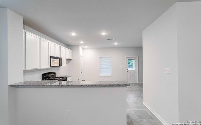 305 JEAN ST, Seguin, TX 78155